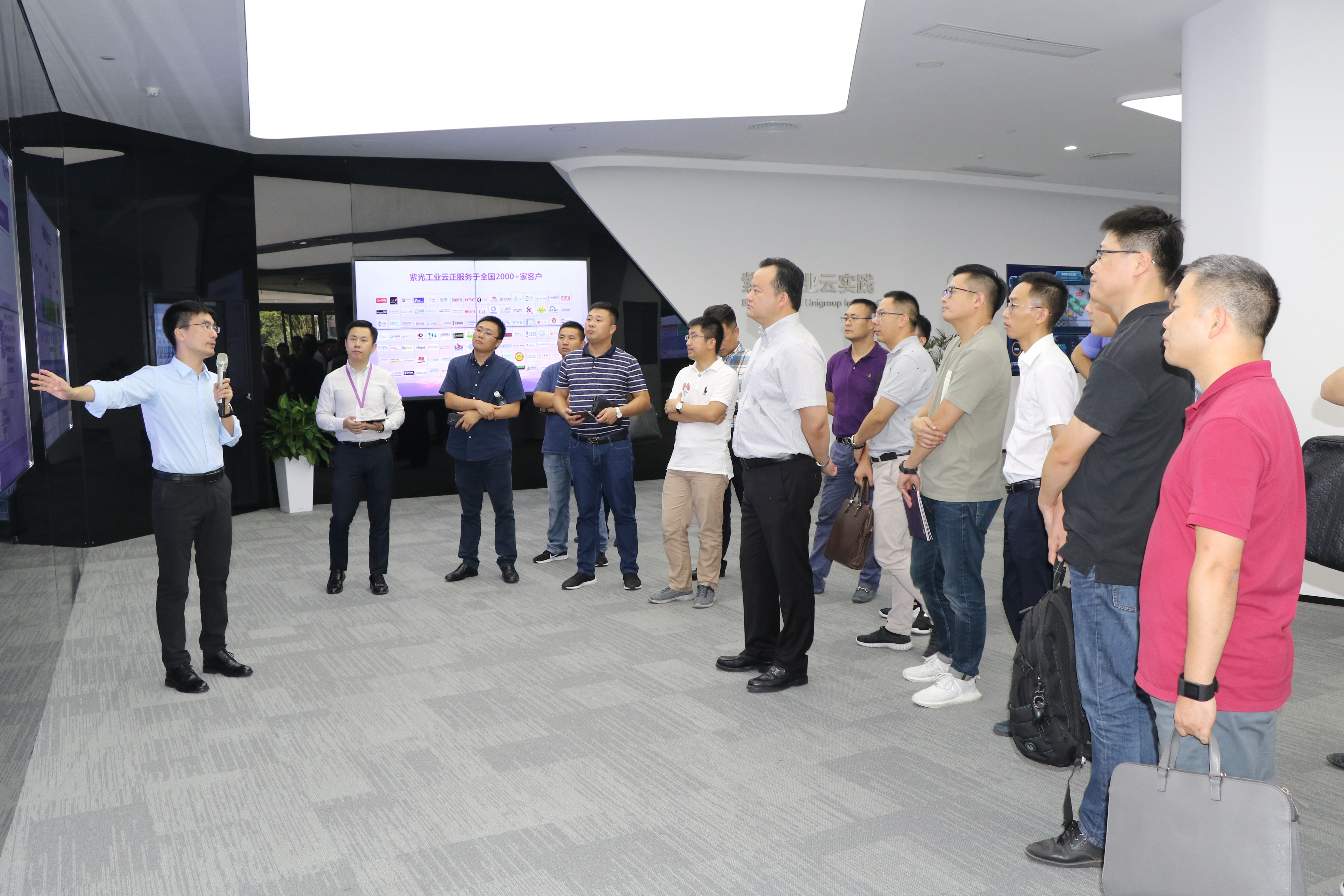 勇做时代弄潮儿2019,勇做时代的弄潮儿的提纲