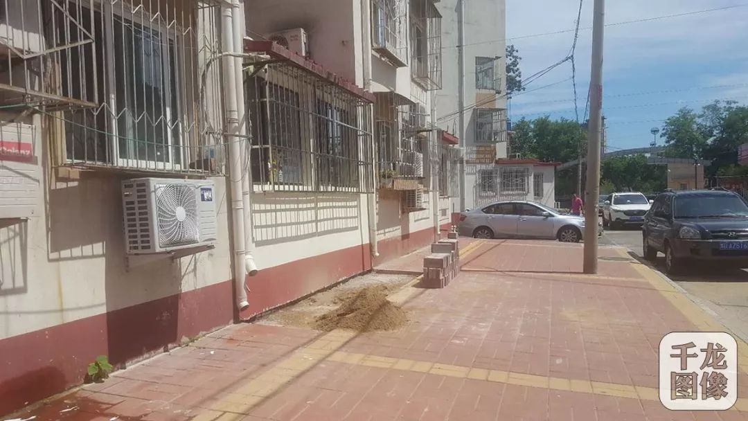 乱堆放砂石怎么处理,乱堆沙石