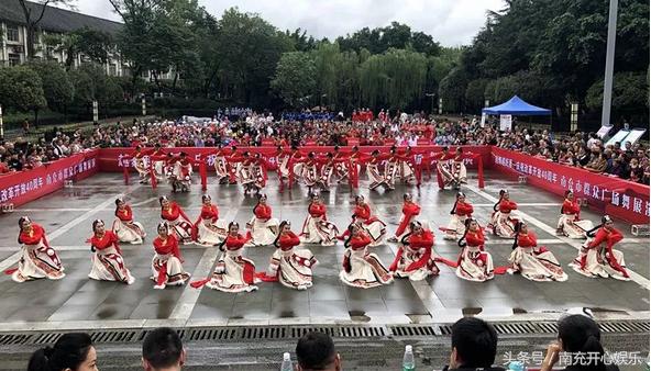 南充北湖广场舞大赛,南充西巷广场舞决赛