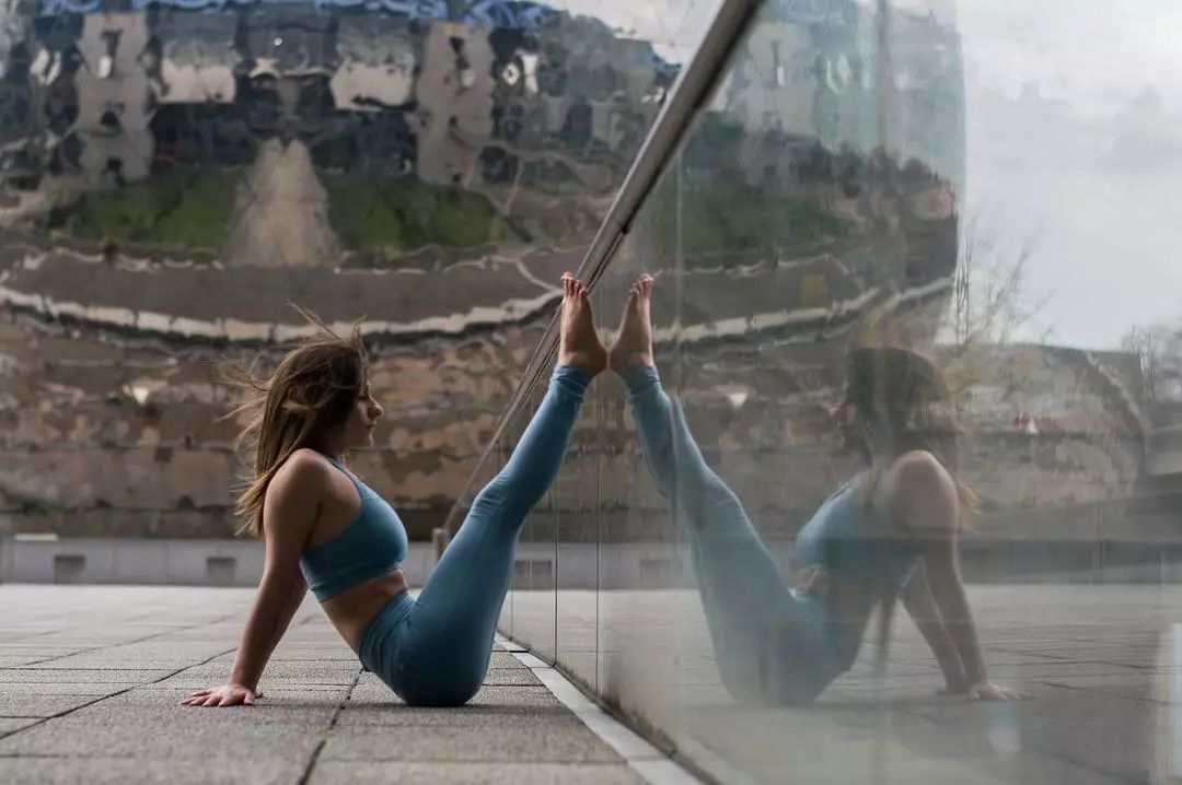 简单易做的瑜伽减脂动作,一组瑜伽初级动作