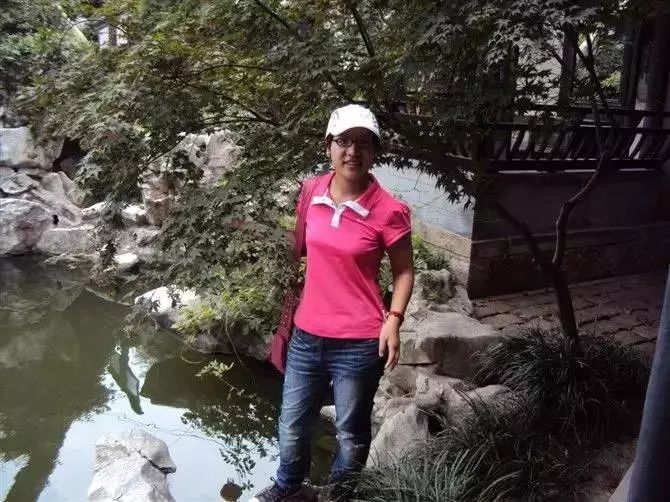 初中毕业白手起家年入10亿,毕业5年存款仅1000