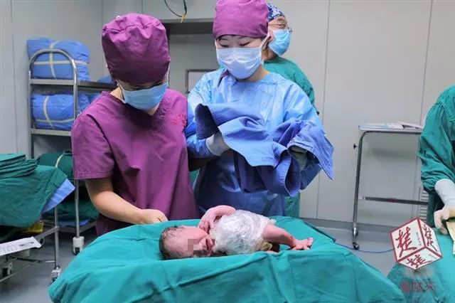 产检发现胎儿在肚脐以下,产检胎儿腹部有包块