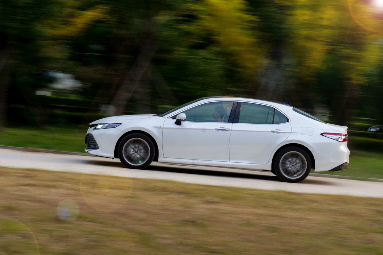 丰田凯美瑞混动2024款沉浸式体验,以设计师的眼光去看待事物