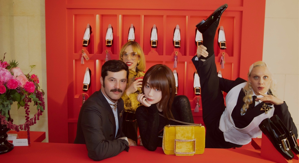 戚薇巴黎时装周街拍穿的鞋子,戚薇同款碎发