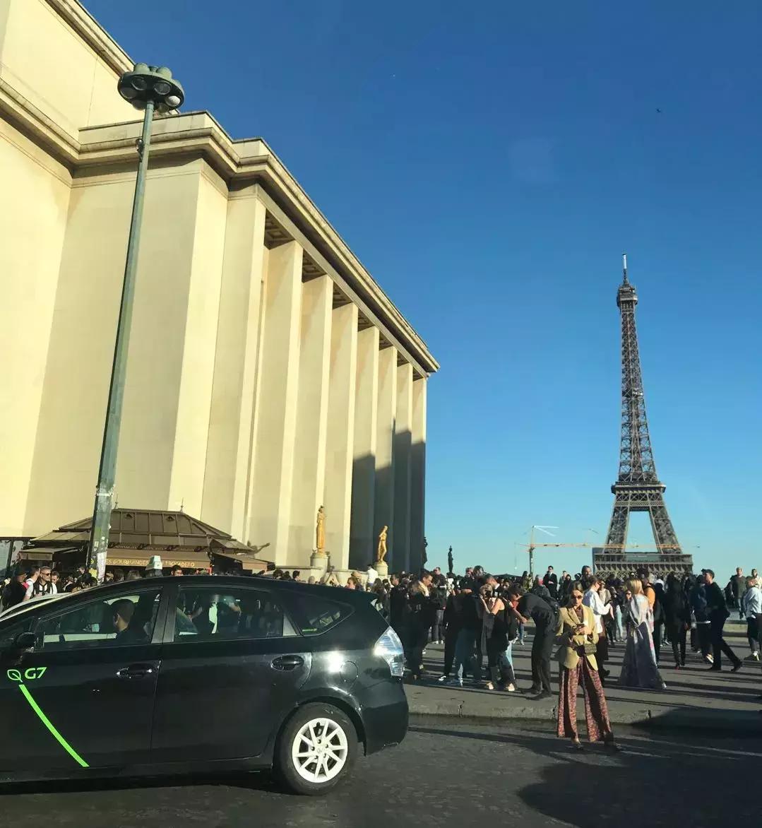 戚薇霸气走秀,唐嫣戚薇机场街拍大全