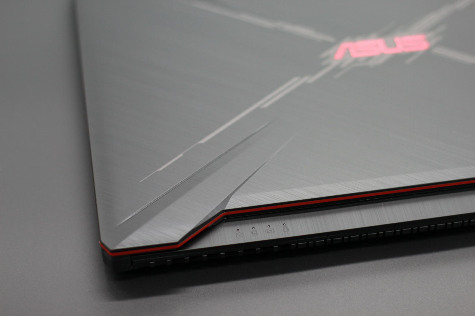 华硕飞行堡垒六电竞金属怎么样,华硕飞行堡垒6金属电竞版