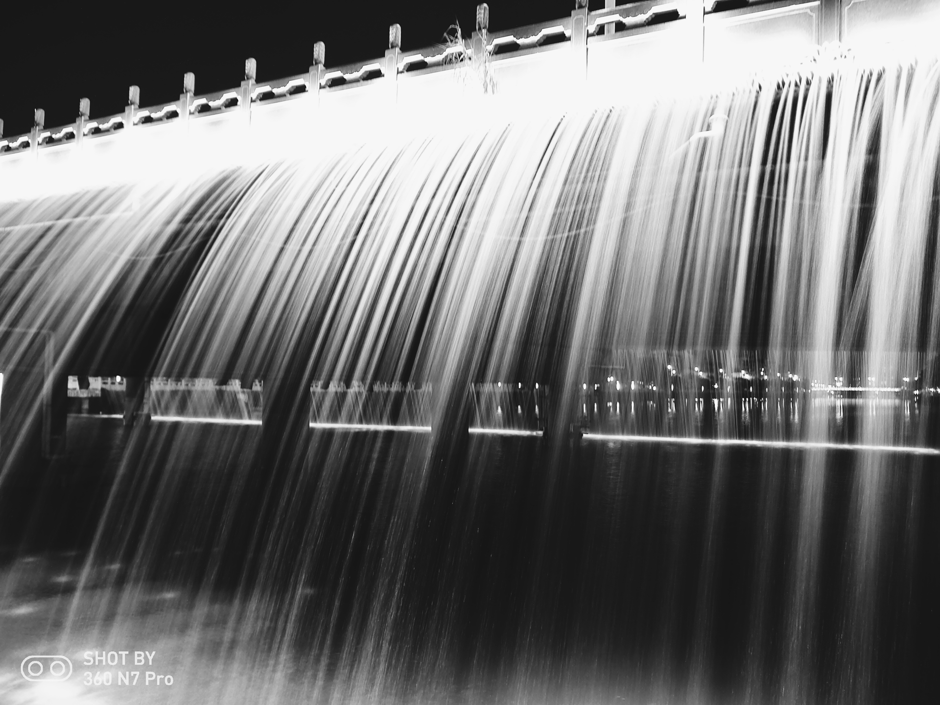 360n7pro跟哪款手机对比功能,360n7pro值得入手吗