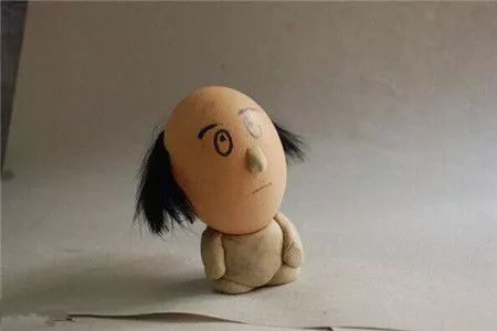 总是掉头发什么原因引起的,什么问题导致你掉头发