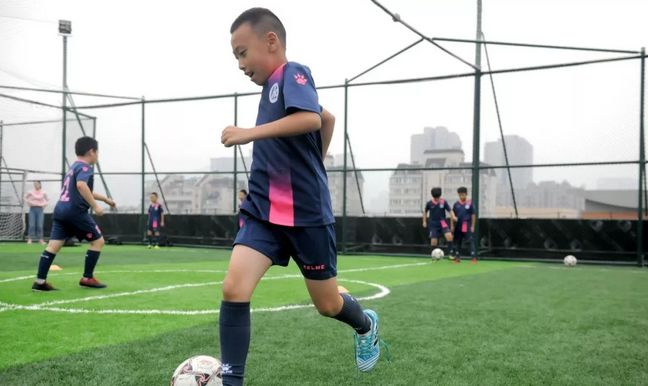 济南学校足球场开放,济南山大足球场