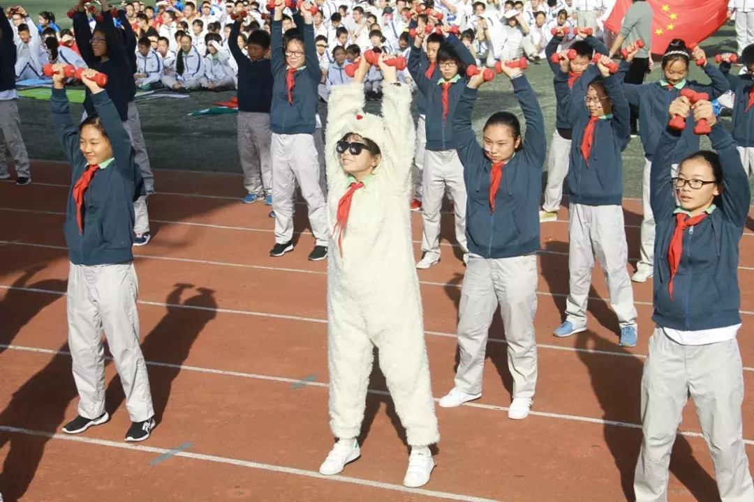 巧绘世界缩影，畅舞运动激情，科中第十届体育文化节盛大开幕