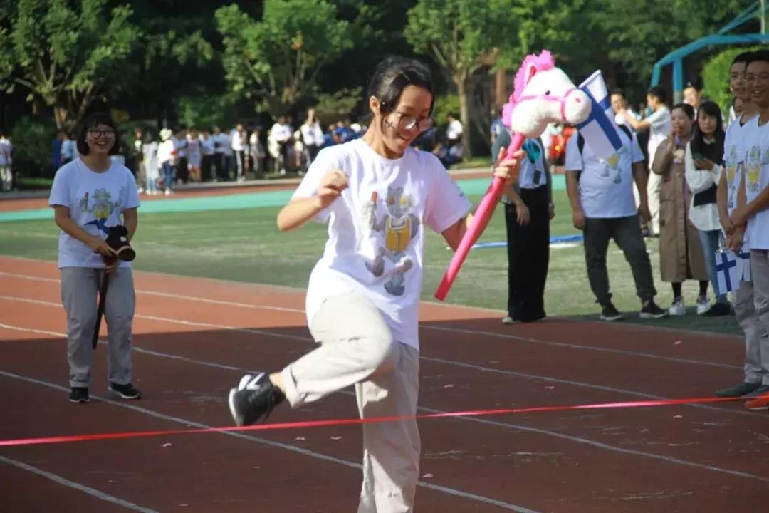 巧绘世界缩影，畅舞运动激情，科中第十届体育文化节盛大开幕