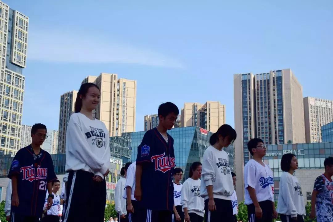 巧绘世界缩影，畅舞运动激情，科中第十届体育文化节盛大开幕