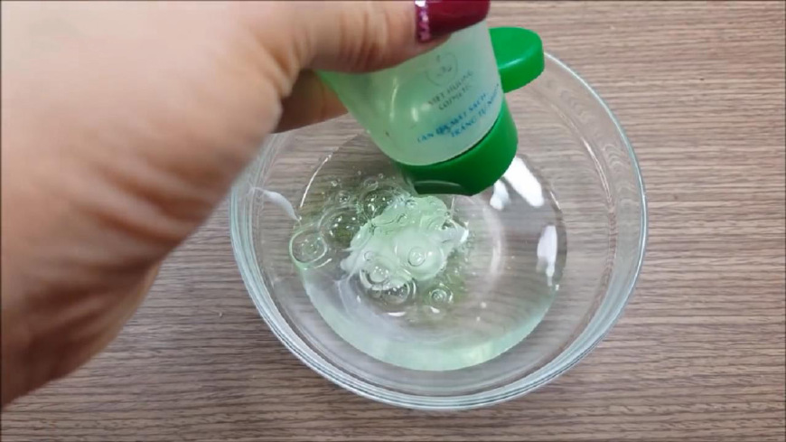 无硼砂不粘手史莱姆教程,用护手霜如何做史莱姆不用牙膏