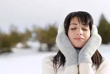 电吹风有什么功效,电吹风怎么用不伤头发