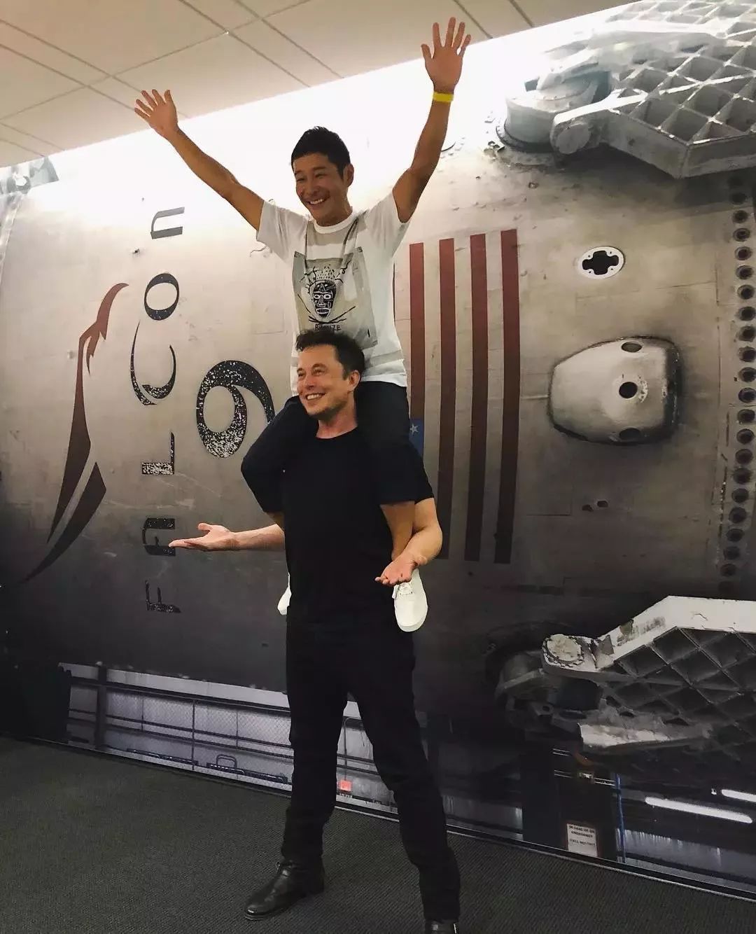 日本富豪花多少钱上月球,日本富豪环绕月球