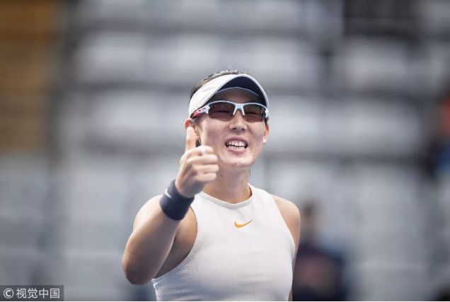 北青舞团亮相中网，跳出青春活力！赛场：中国“金花”一胜两负