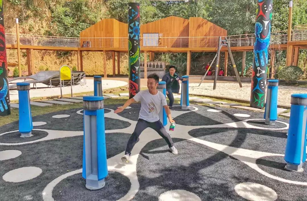 郑州足球小镇有真草足球场吗,郑州足球小镇现状