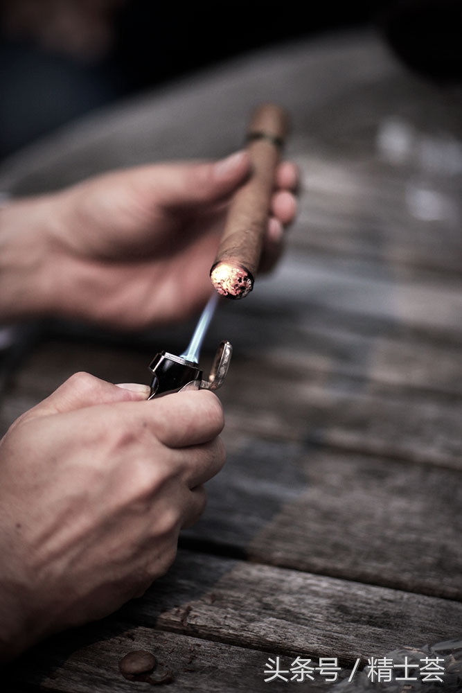 雪茄的接触方法图解,雪茄的正确接触方法
