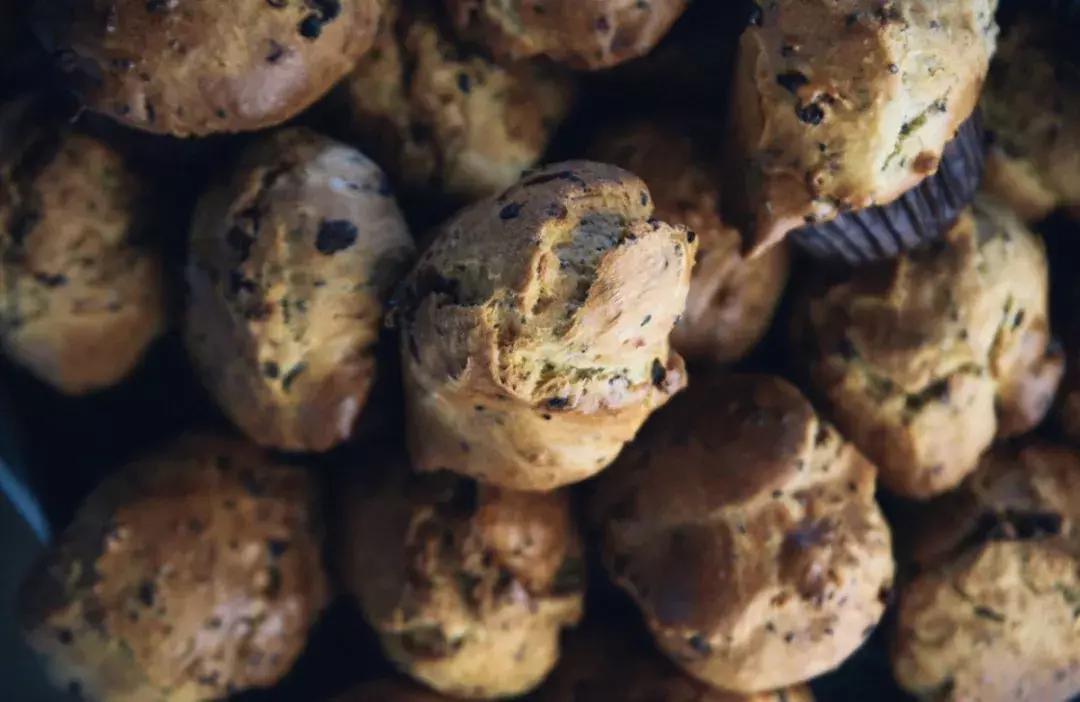 石窑面包店内实拍视频,天然酵母的石窑面包店