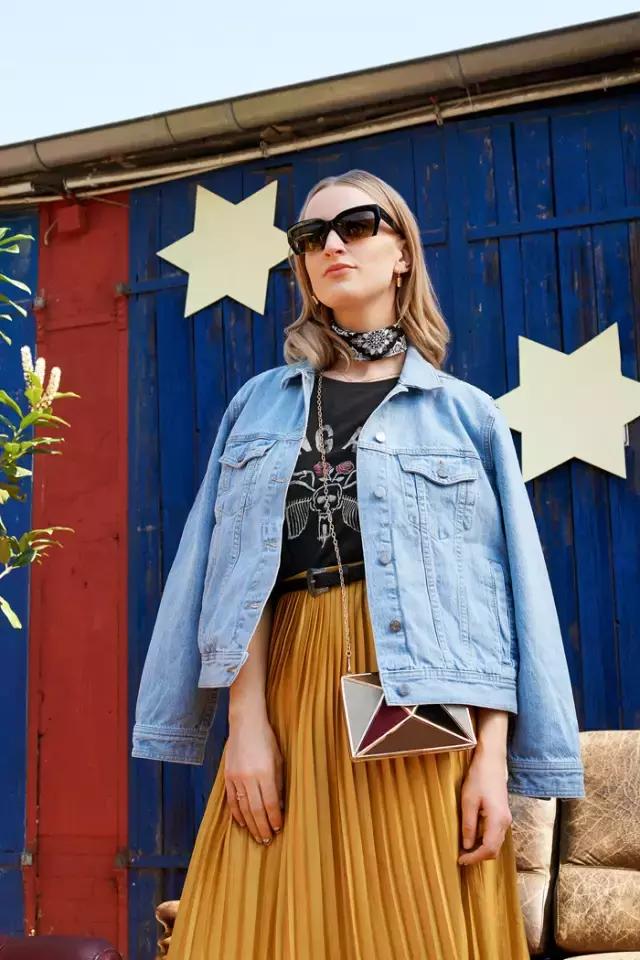 秋天丝巾防寒各种围法,时髦精都在学的几种系法丝巾教程