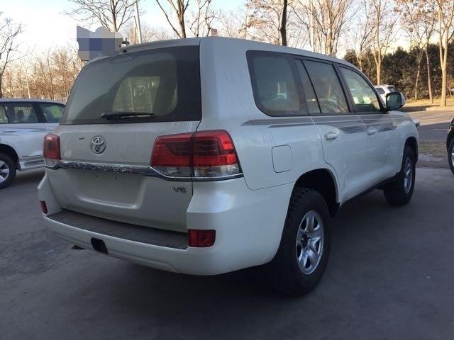 小伙花20万买老丰田,2020年兰德酷路泽五座丐版