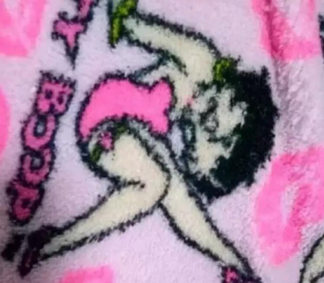 国庆放假回家，看到我妈做的新拖鞋，我哭了……