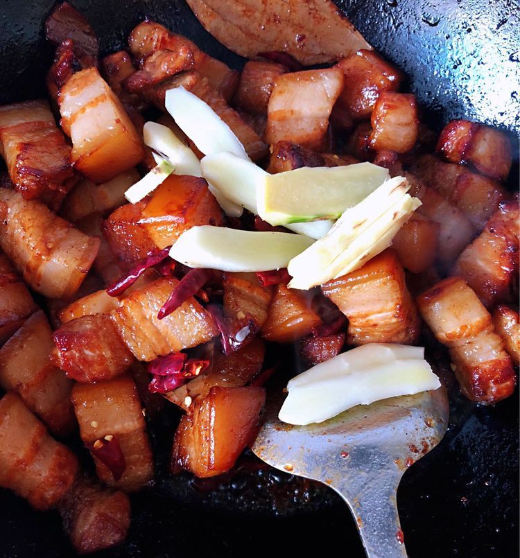 正宗腐乳红烧肉的做法,桂花红烧肉和腐乳红烧肉哪个好吃