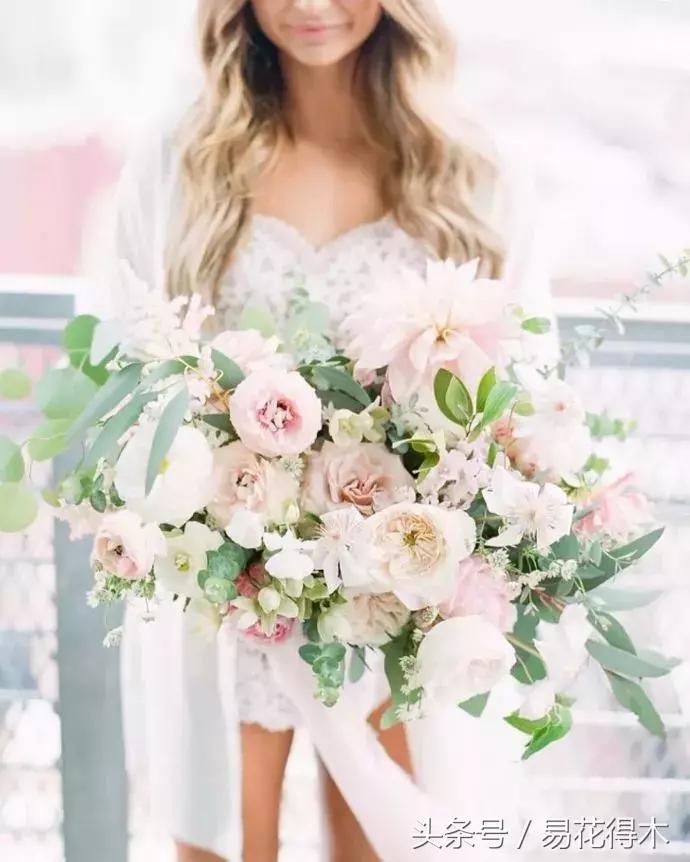 复古手捧花的最佳搭配,手捧花最佳搭配图片