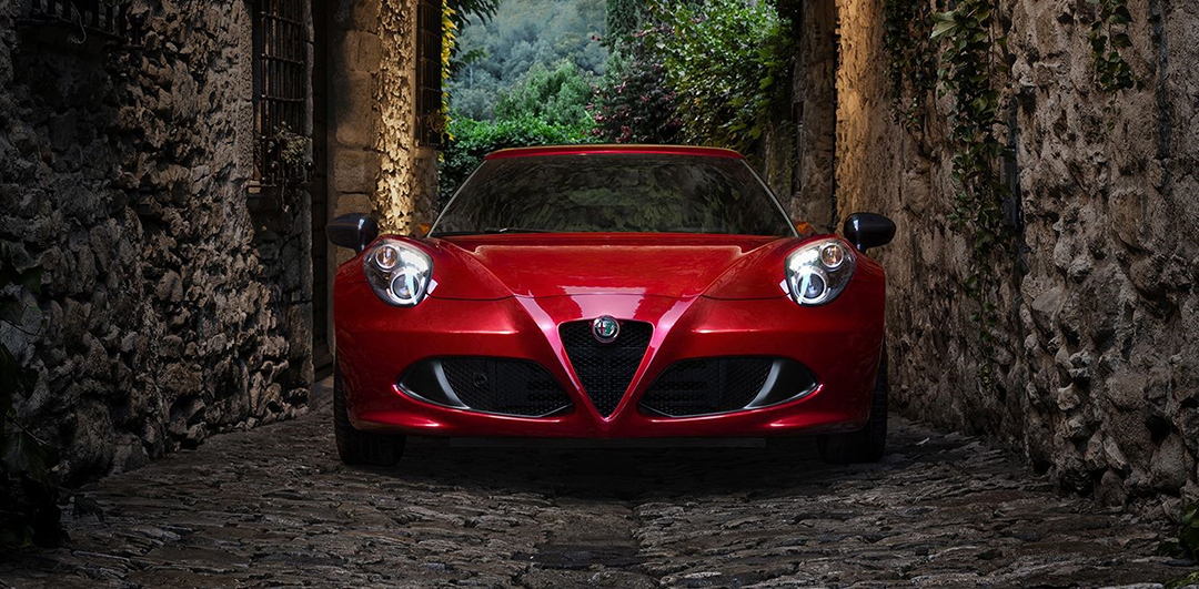 美过法拉利，骚过保时捷，这款4C玩得就是稀罕