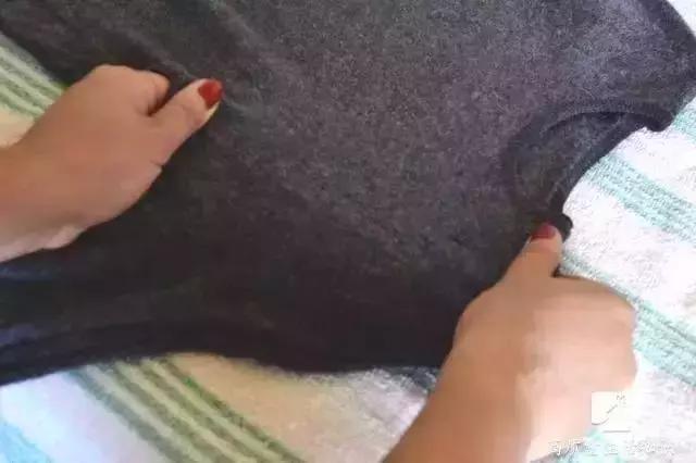 羊毛衣服缩水一招就复原,衣服洗缩水了能复原吗