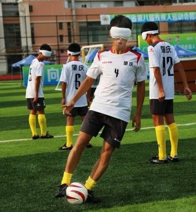 鍥藉鐩蹭汉瓒崇悆闃熸浠插織鐓х墖,缁胯尩鍦轰笂瓒崇悆杩愬姩鍛樼殑鏁呬簨