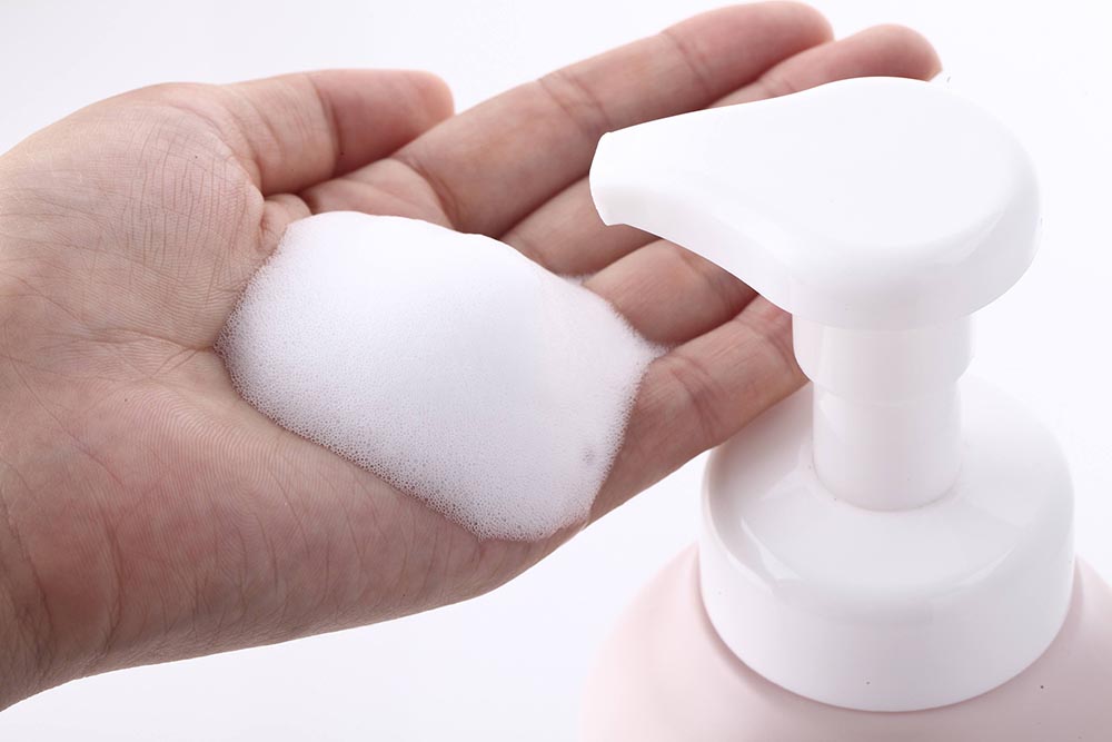 最近脸部红血丝越来越多什么原因,脸部红血丝的原因及治疗方法