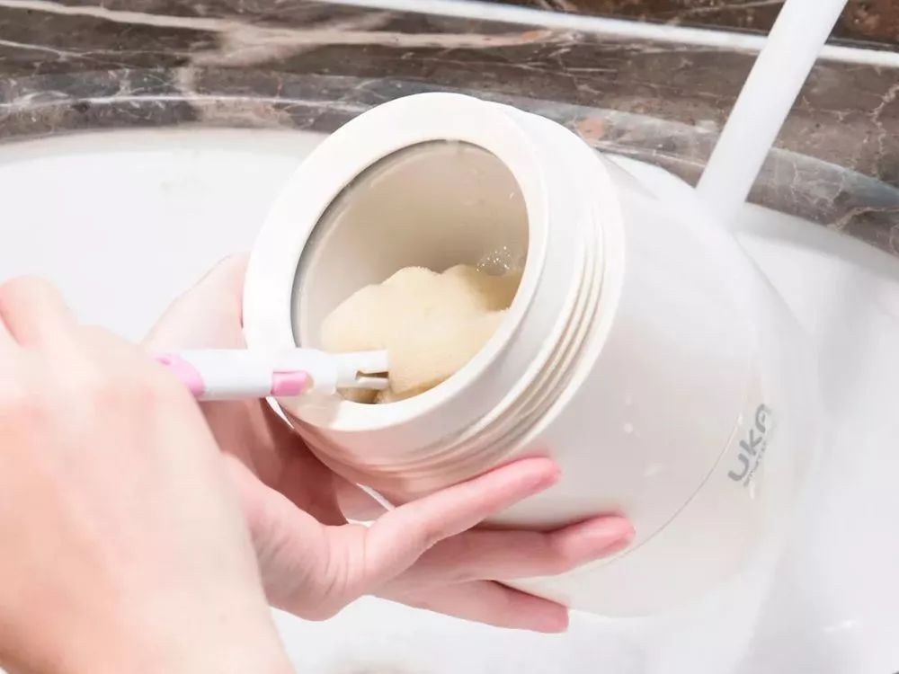 放在水杯里面的便携加湿器,可充电方便携带的加湿器