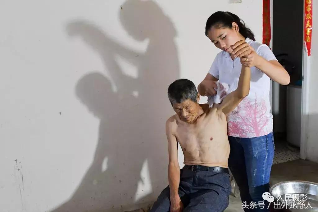 安徽舒城：照片感动无数人！获全国首届孝老爱亲摄影大赛一等奖