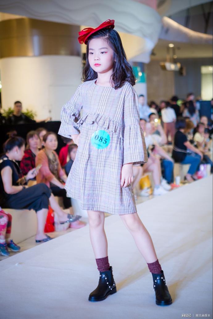 minimija中国国际时装周,2020国际时装周童模