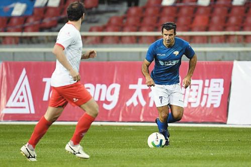 足坛传奇球星过人秀,足坛传奇过人技能