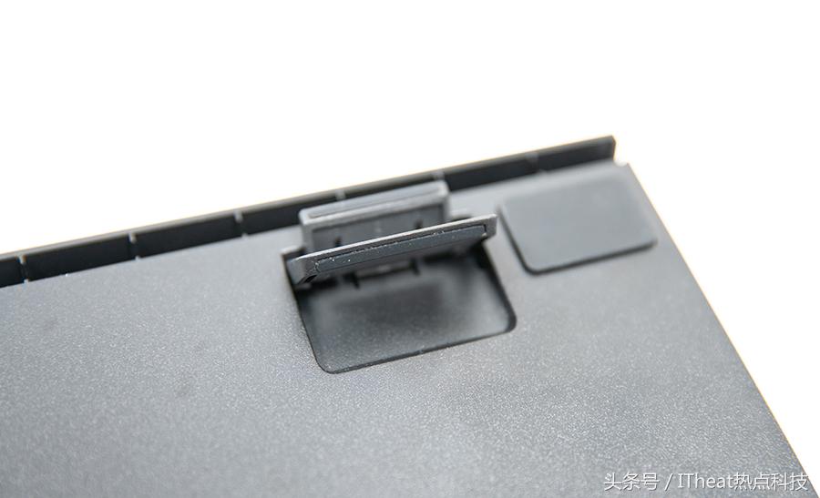 雷蛇入门机械键盘,雷蛇黑寡妇蜘蛛v3绿轴键盘测评