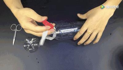 如何用塑料瓶做自动浇花神器,塑料瓶自动浇花神器