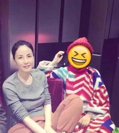 “哎呦你胸部下垂了！”“老娘挺过了！”