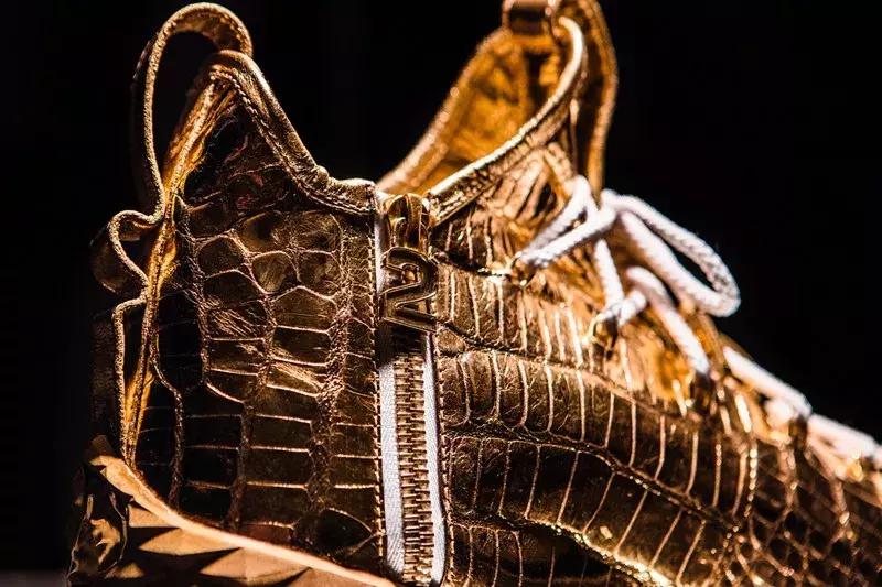 不止十万美金的镶钻球鞋!出自他手的球鞋,最便宜也要一千美金!