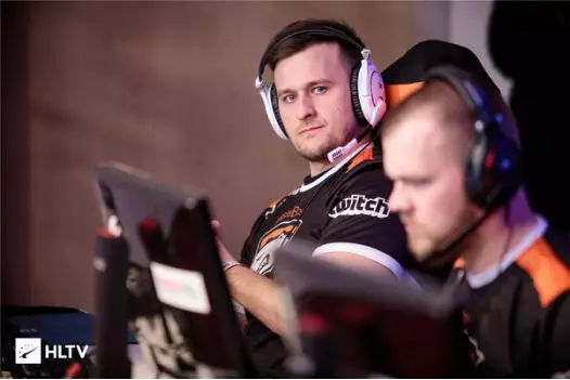 CS：GO｜职业哥签名贴纸盘点，Edward领衔抽象艺术