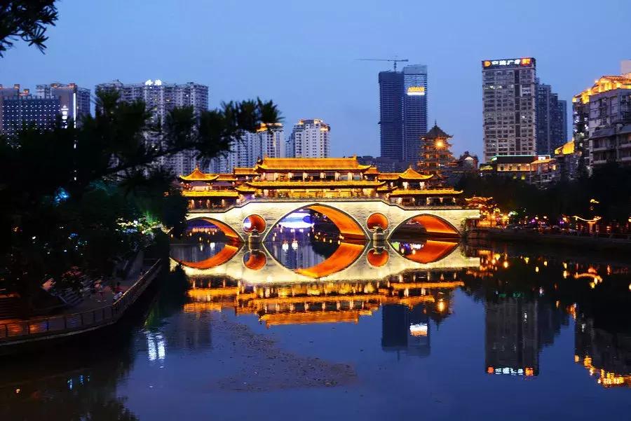 自然生活丨北美之家-森林居原木色系成都富森·美家居店倾情绽放