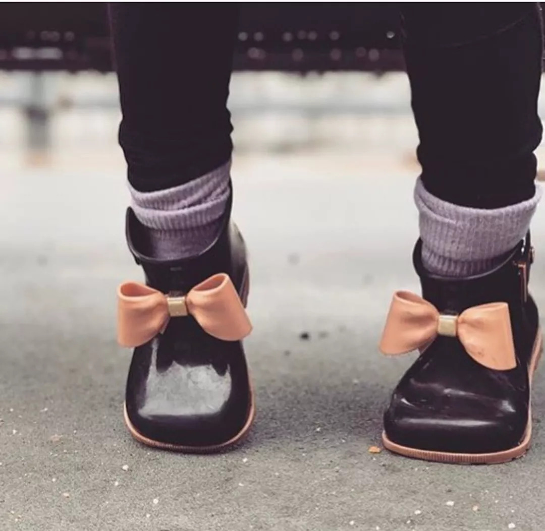 你“嗤之以鼻”的雨靴，其实是潮娃们最想要的礼物