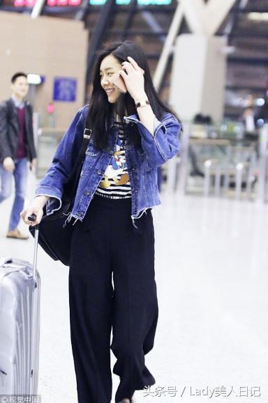 牛仔外套怎么穿出青春感,牛仔外套怎么穿才刚刚好