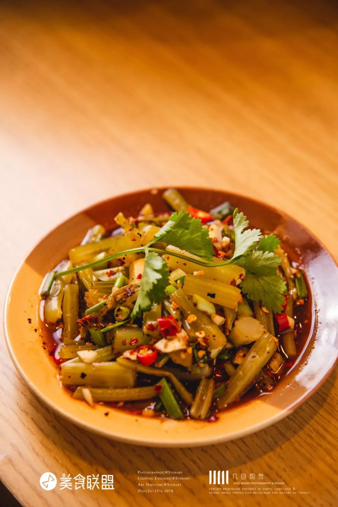 昆明南屏街90㎡小店，用60cm的一大锅装着比头大的“臭味”美食