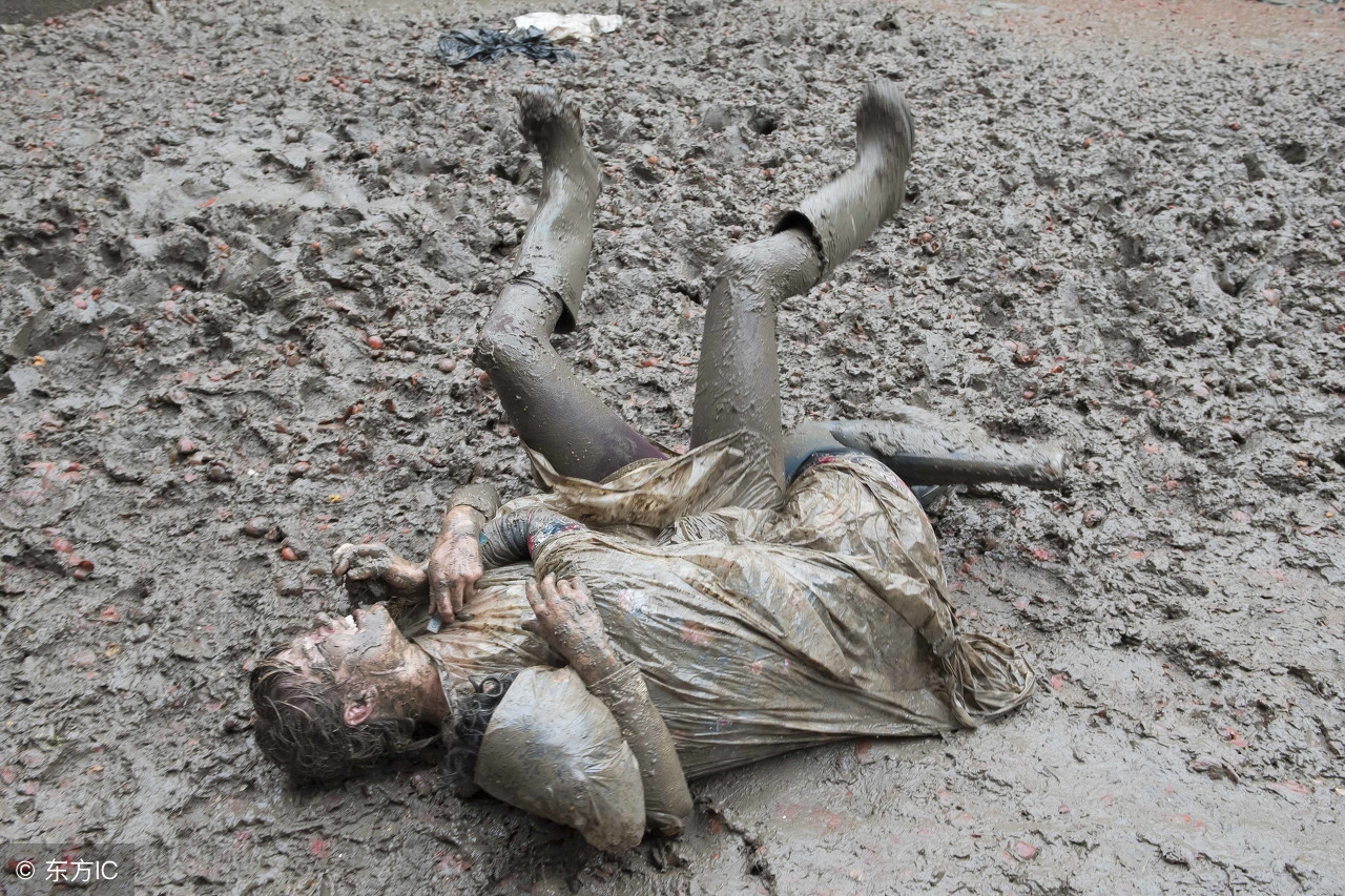 产后洗澡水的正确使用方法,产后日常宝宝洗澡教程