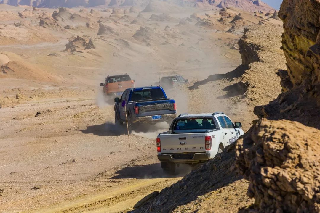 “失联”的2天里，车叔竟完成对美式皮卡生活的所有幻想