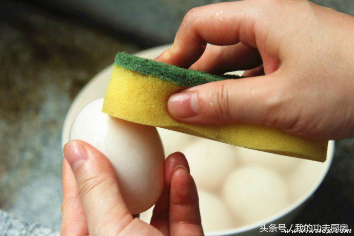 咸鸭蛋秘制方法,秘制咸鸭蛋的腌制方法