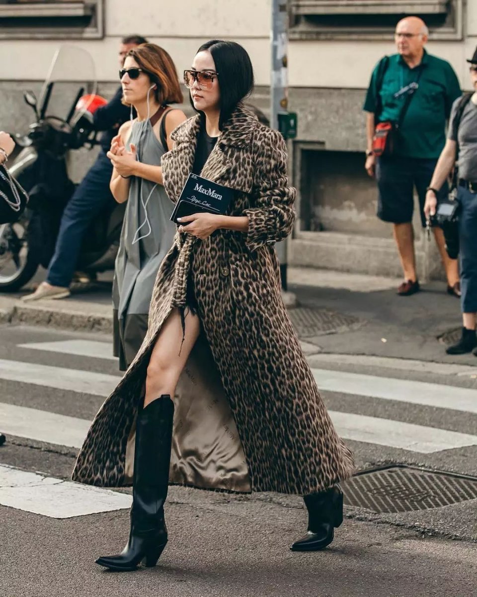 今年的靴子流行买短不买长,今年秋冬穿靴子就买这3种高级色