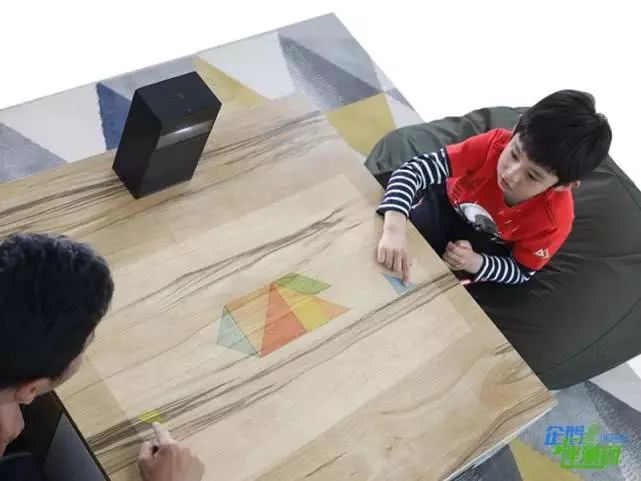 puppycube交互式投影仪评测:投影黑科技,桌面变触屏